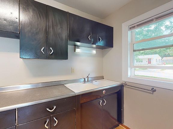 4th image of 238 Village Dr