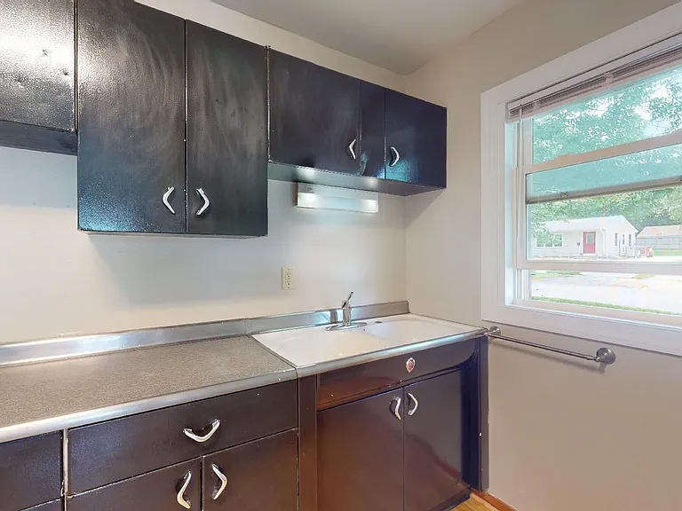 238 Village Dr — Photo 4