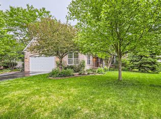 949 Carmen Rd, Sugar Grove, IL 60554