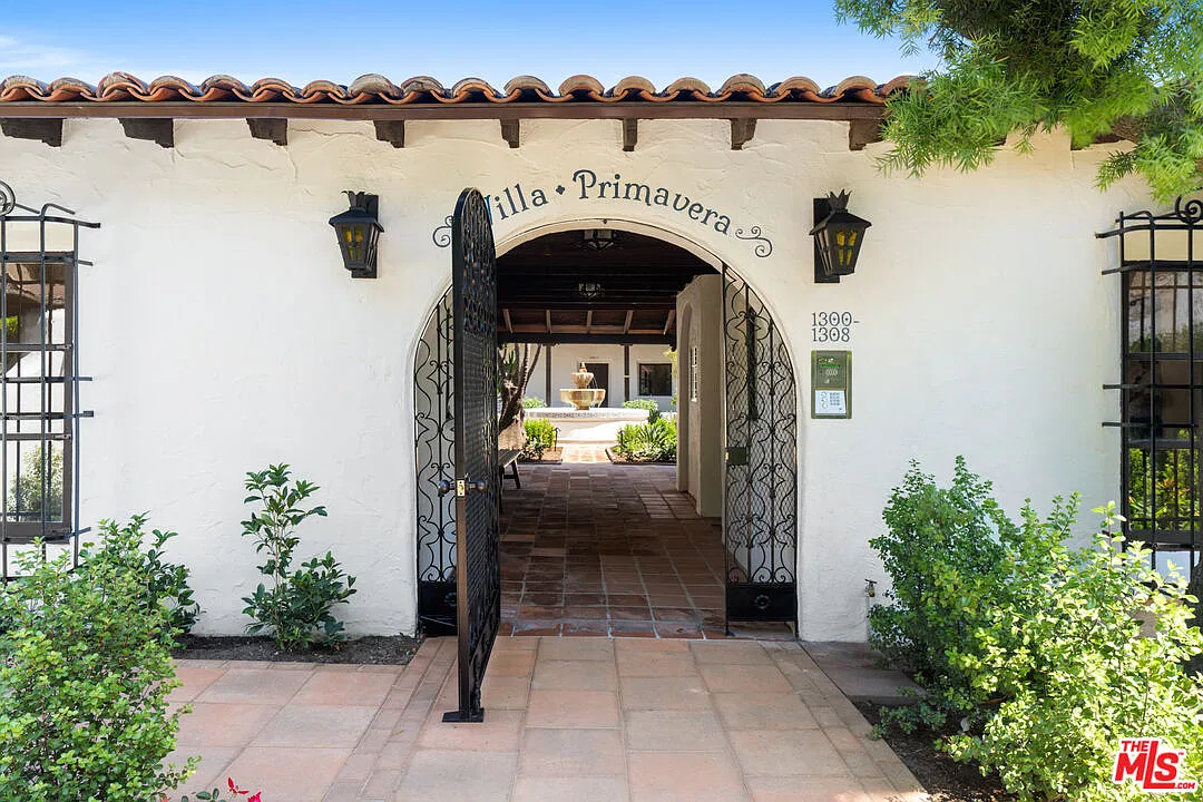 2 bed, 1.0 bath, $5,895 — Photo 4