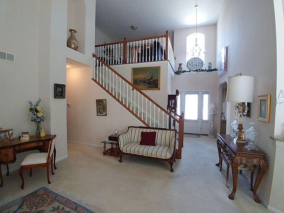 5th image of 200 Lantern Ln