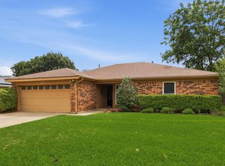 1104 Monterrey St, Bedford, TX 76022