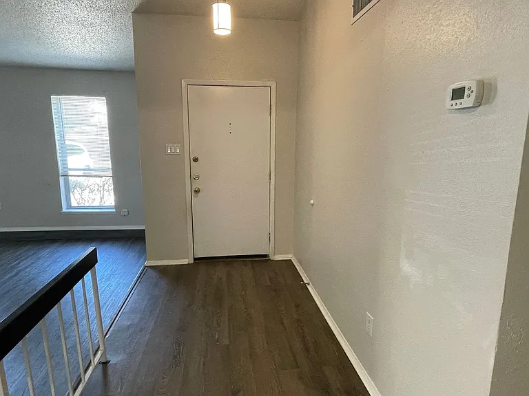 3201 Willow Bnd — Photo 4