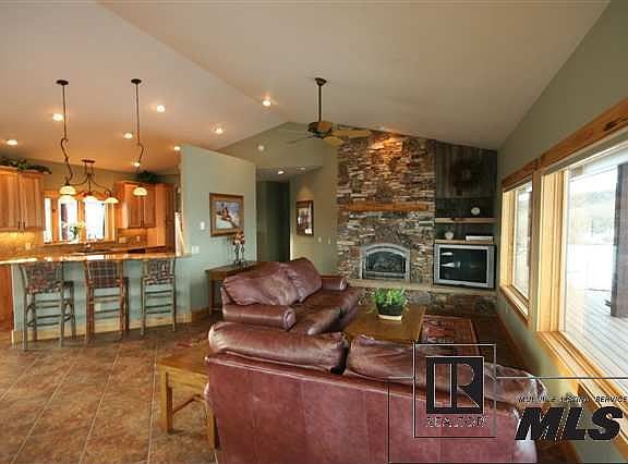 3rd image of 40000 Valley Dr