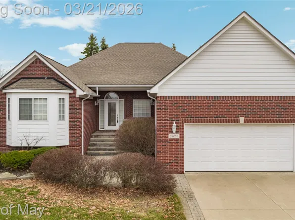 35260 Bradford Dr, New Baltimore, MI 48047
