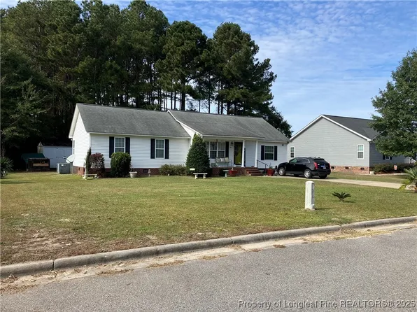 951 Beach Dr, Lumberton, NC 28358