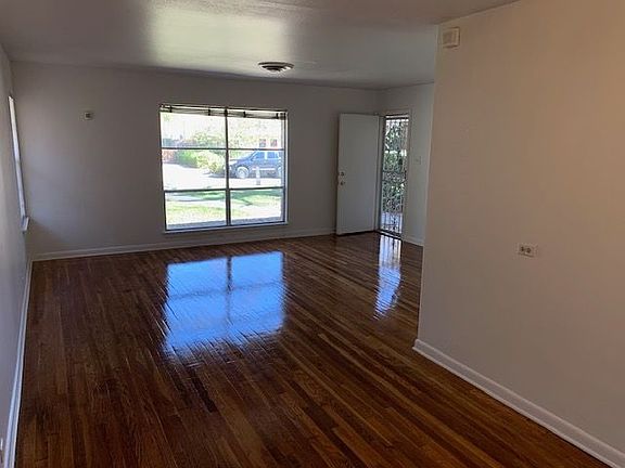 4th image of 222 E Lullwood Ave #220