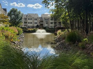 12221 Fairfield House Dr APT 105B, Fairfax, VA 22033