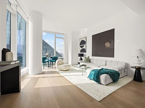 30 Riverside Blvd #20J, New York, NY 10069