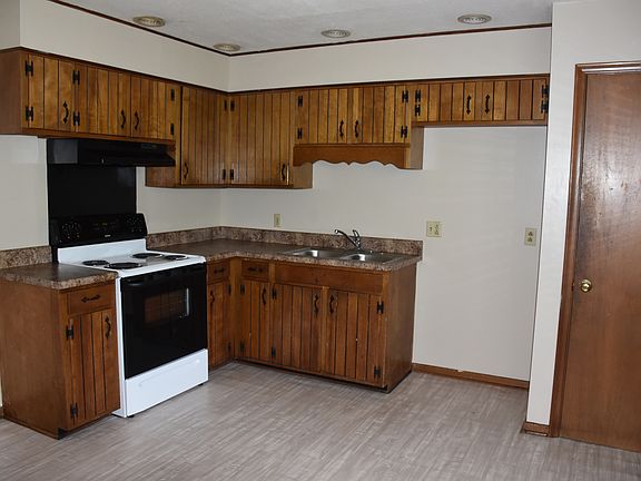 2nd image of 507 Royal Crest Dr