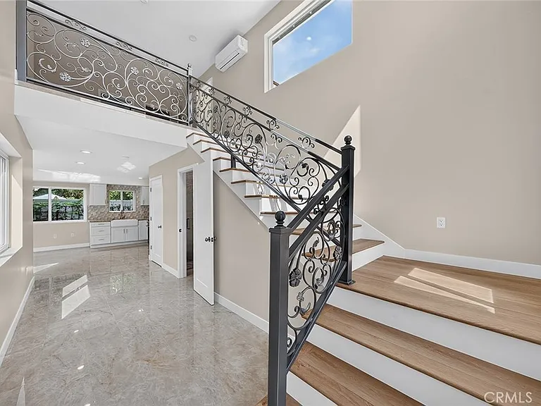 61 Sparrowhawk — Photo 16