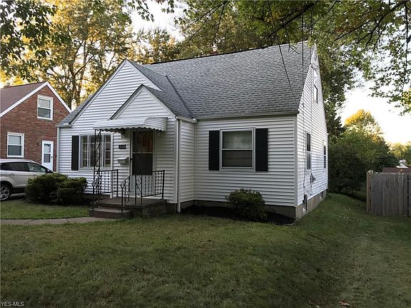 5th image of 2493 Eastgate Ave