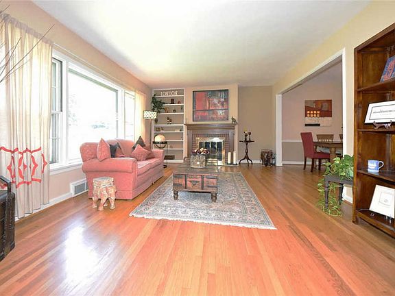 4th image of 19 Spoede Hills Dr