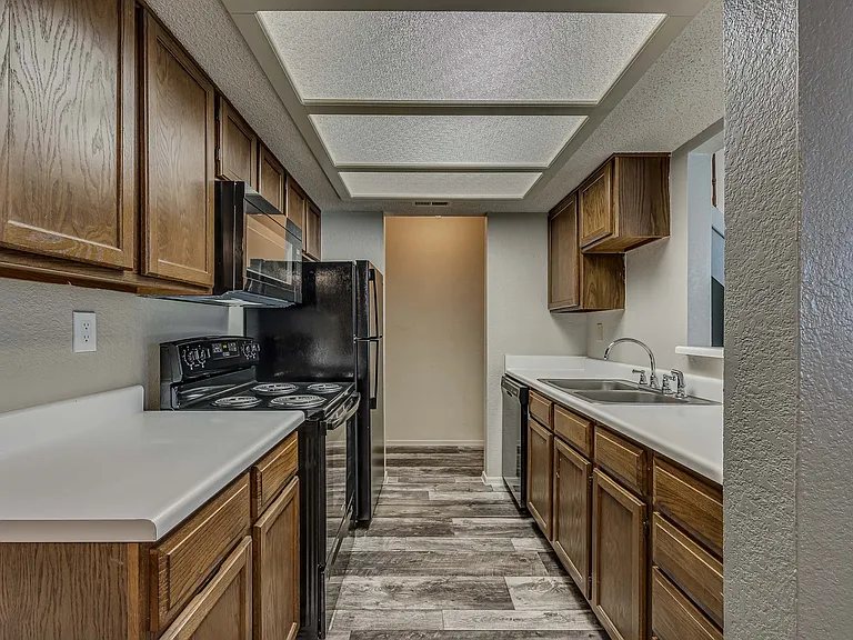 Lexington Commons - Renovated Kitchen