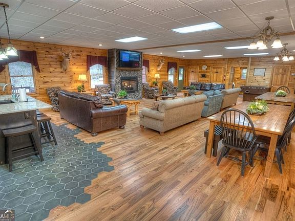 2nd image of 481 Chastain Rd