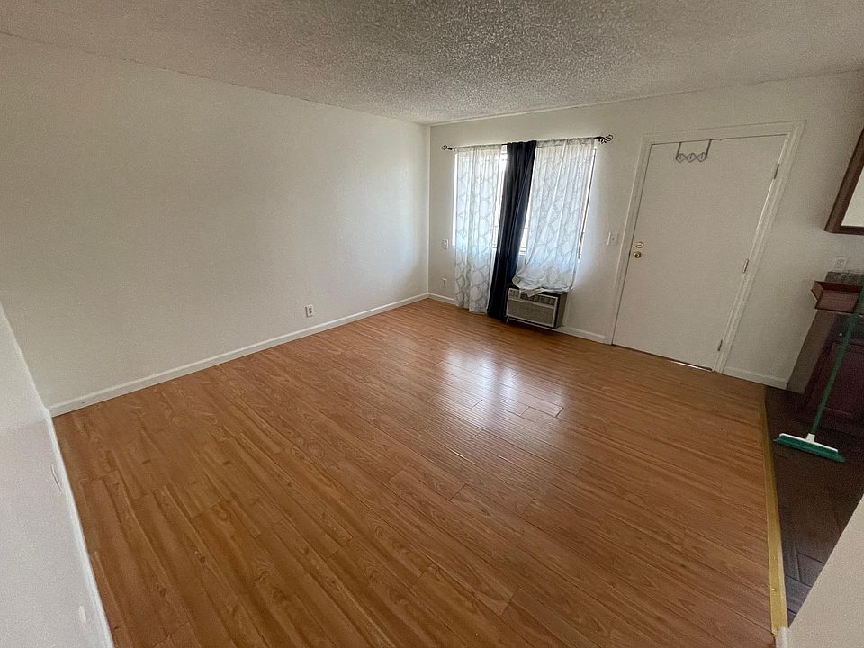 2nd image of 2538 Johnston St #2
