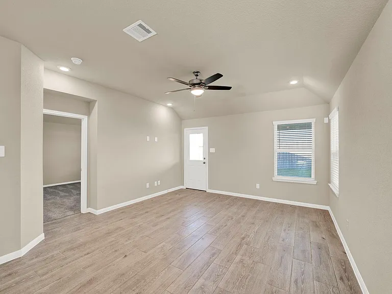 5814 Linda Cove Ln — Photo 10