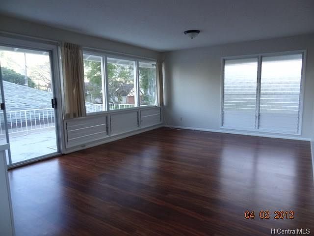 2nd image of 3225 Woodlawn Dr