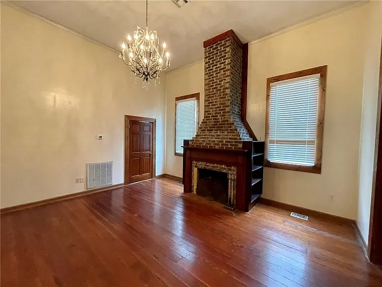 222 S Dearborn St — Photo 3