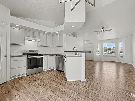 2nd image of 4702 Layton Ave