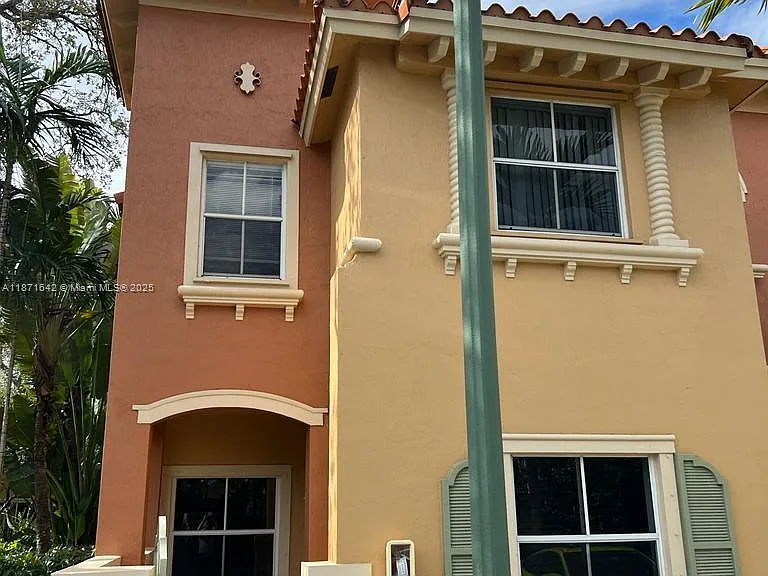 4949 N Harbor Isles Dr — Photo 1
