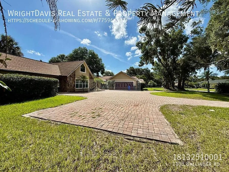 Stunning Lakefront 3/3 Home - Private Retreat — Photo 4