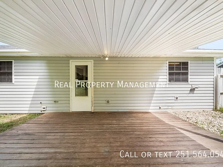 9631 Royal Woods Dr N — Photo 14