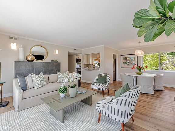 4th image of 6 Redwood Avenue