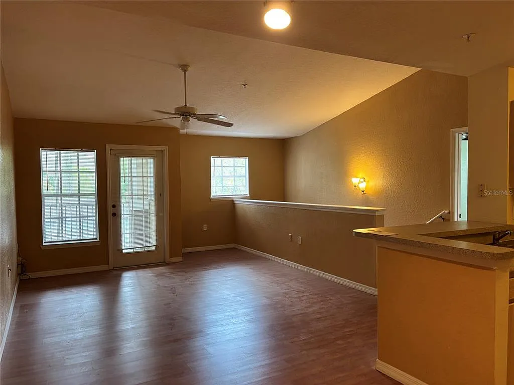 2 bed, 2.0 bath, 1080 sqft, $1,800 — Photo 2