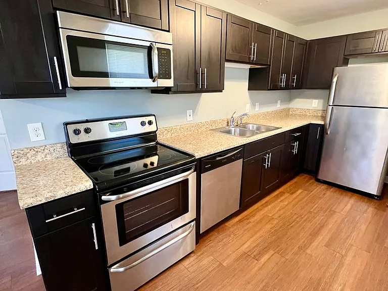 187 Briggs Ave — Photo 6