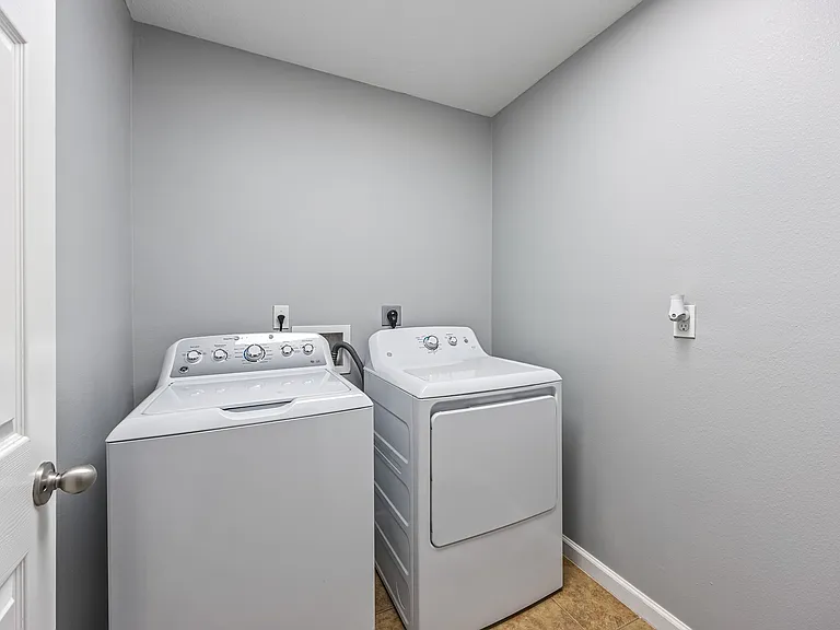 2745 Revolution St #101 — Photo 25