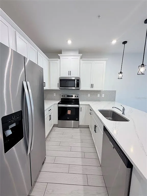3 bed, 2.5 bath, 1950 sqft, $2,800 — Photo 3