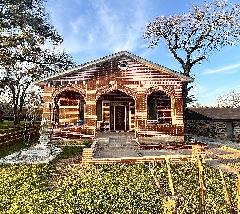 1st image of 7508 Foster Dr