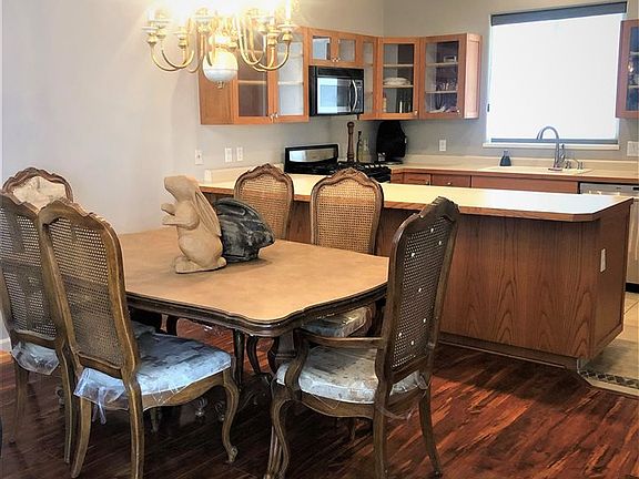 3rd image of 562 E Greenfield Cir