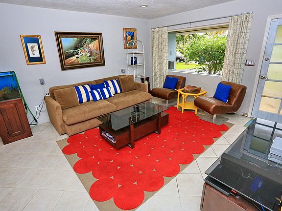 5th image of 624 NW 30th Ct