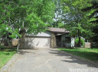 7827 Bona Rd, Mounds View, MN 55112