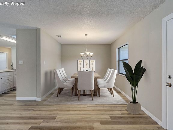 3rd image of 1712 S Eden Cir