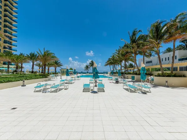 2501 S Ocean Dr, Hollywood, FL