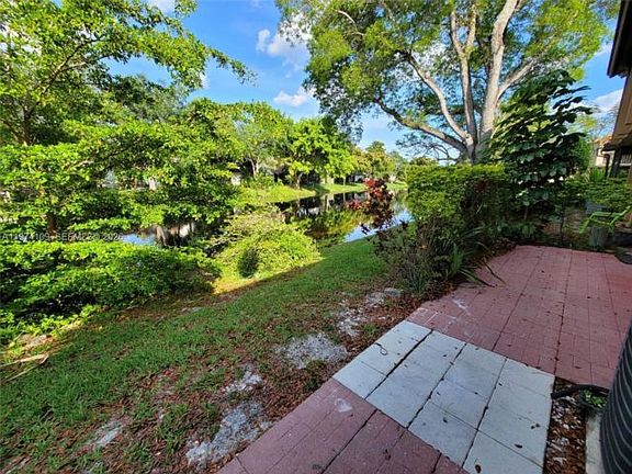 5th image of 6 Wimbledon Lake Dr #252