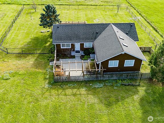 2nd image of 549 Davis Bay Road