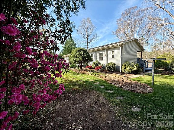 4th image of 1270 Lilly Dr