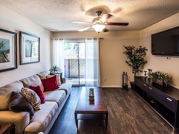 Inviting Living Room at Sandstone Apartments