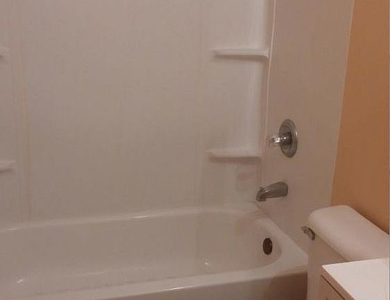 4th image of 8404 E 42nd Pl