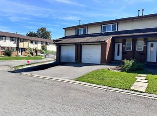 1469 Foxwell St, Ottawa, ON K1B 5J3