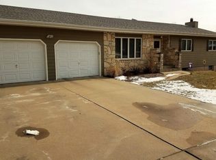 3432 Treesmill Dr, Manhattan, KS 66503