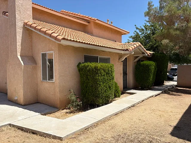 12440 Corkwood Ln — Photo 3