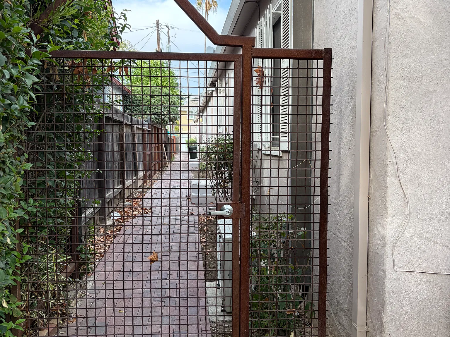 1 bed, 700 sqft, $1,800 — Photo 2