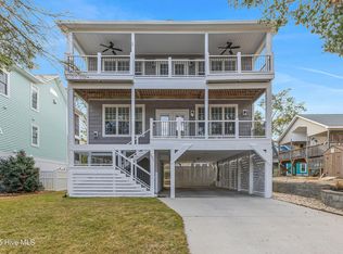 101 SE 43rd St, Oak Island, NC 28465