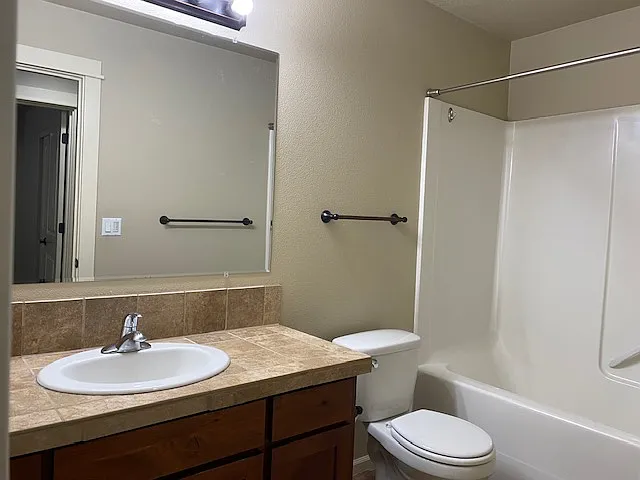 1836 Ash Creek Dr E — Photo 12