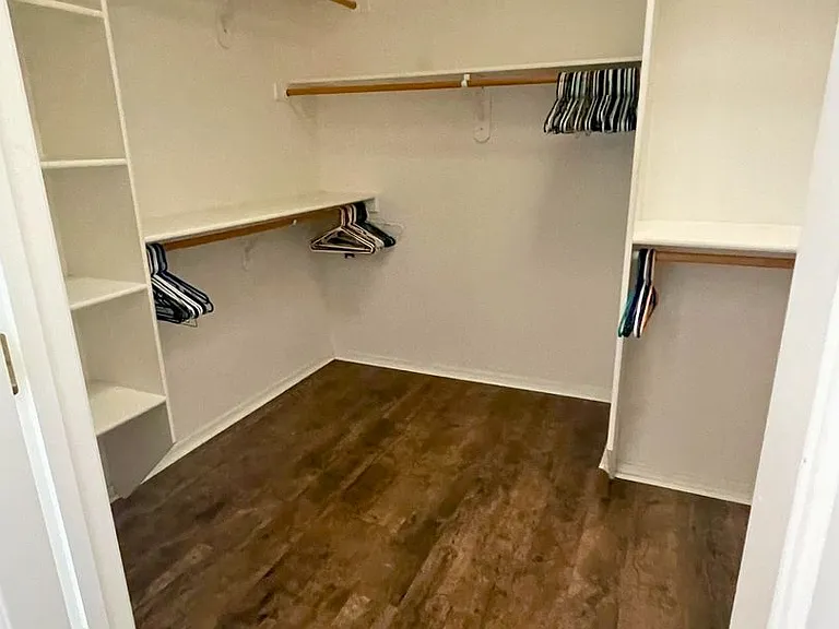 2240 Jacob Row — Photo 23